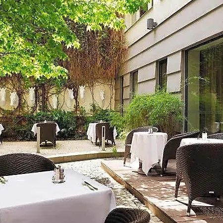 Prokop Square 4*